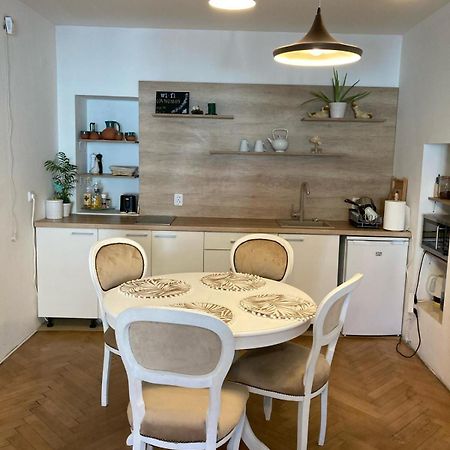 בראשוב Valentina'S Apartment In City Center מראה חיצוני תמונה