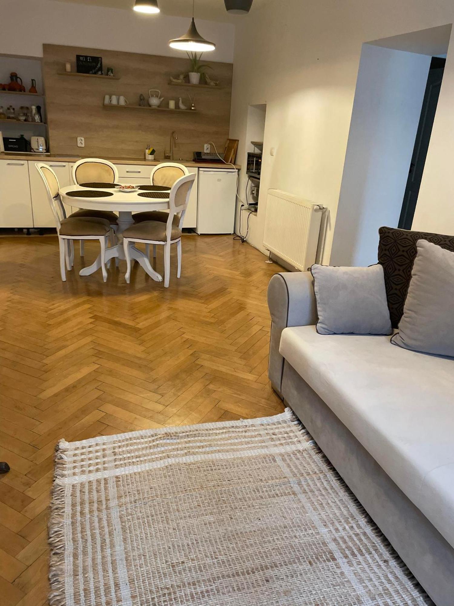 בראשוב Valentina'S Apartment In City Center מראה חיצוני תמונה